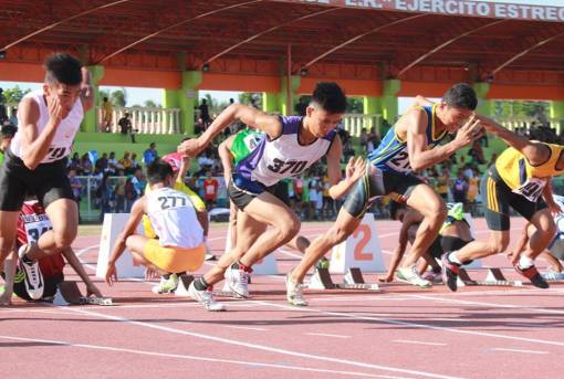 Kenneth Nodos trying his luck in a shorter sprint event.